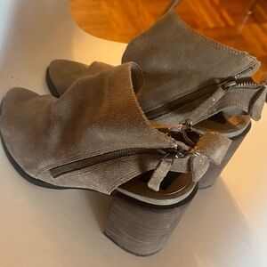 Dolce Vita Petra Suede Peep Toe Bootie Sandals Size 10